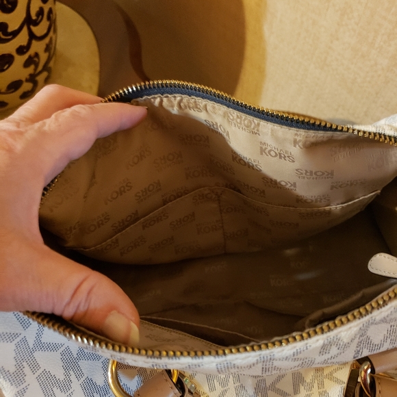 Michael Kors Handbag - Picture 10 of 10